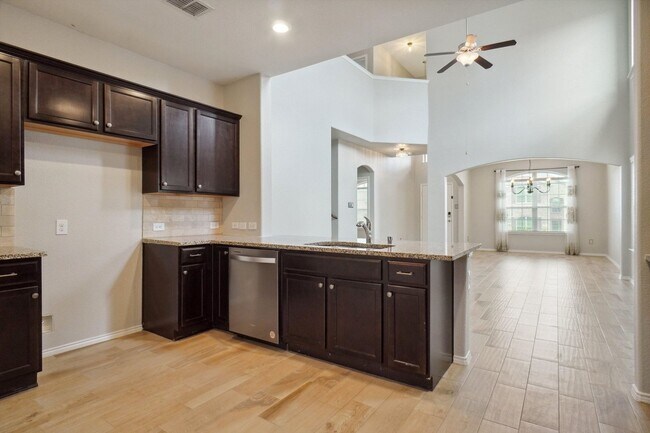 Photo - Incredible Home in Primrose Xing close to Chisholm Trail Pkwy & Benbrook Lake
