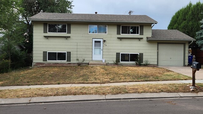 Photo - 2228 Fernwood Drive