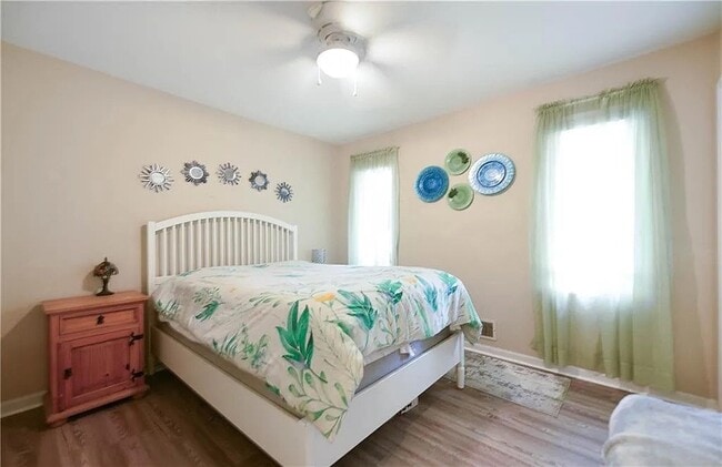 Building Photo - 3280 Devilla Trce