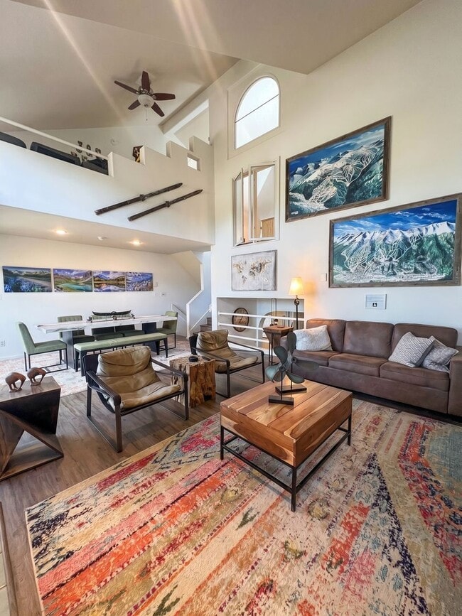 111 Corinthian Cir