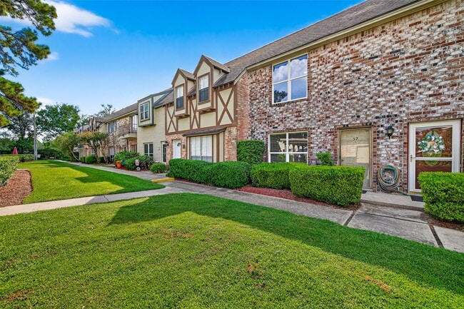 Photo - 14719 Barryknoll Ln Unit True