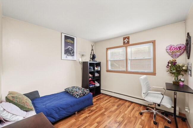 Photo - 69 E Quincy-2 Unidad 2