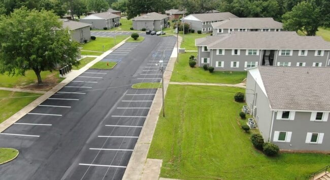 Farmington Station - Farmington Station Apartments