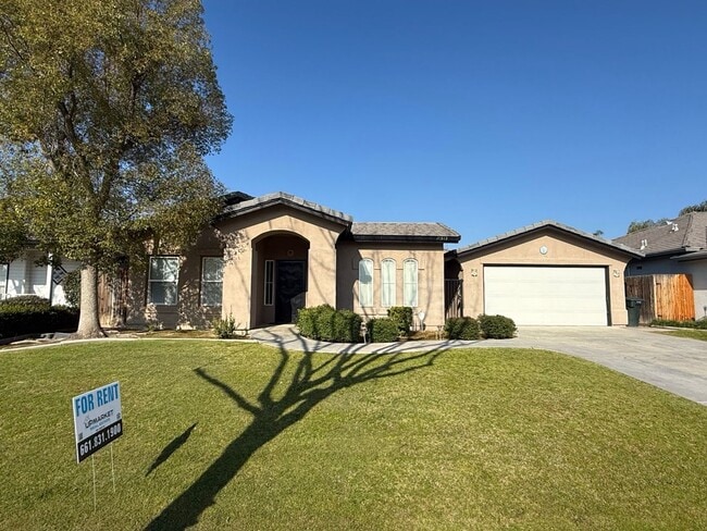 Building Photo - Spacious 5-Bedroom, 2-Bathroom Home in Southwest Bakersfield