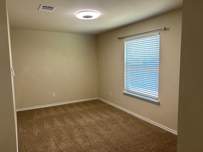 Photo - 2006 Deer Field Way