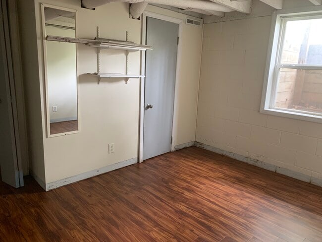 Photo - 709 13th Ave E