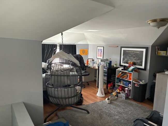 Photo - HUGE 4 BED 2 BATH CLOSE TO CAMPUS!! OAKLAND RENTAL 5/1!