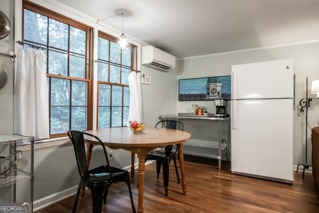 Photo - 290.5 Milledge Cir