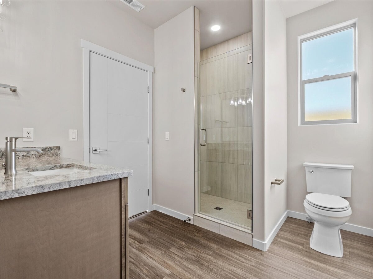 Photo - 2747 Radiant Ave