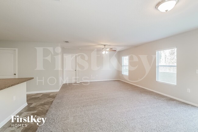 Photo - 6817 Langford St