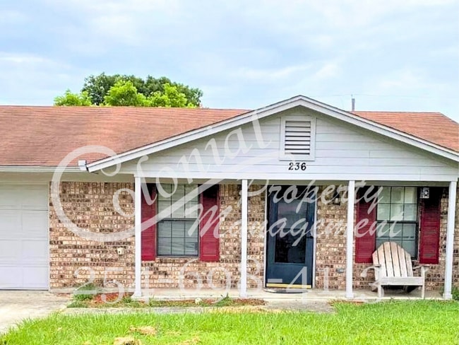 Building Photo - AVAILABLE SOON! Rental