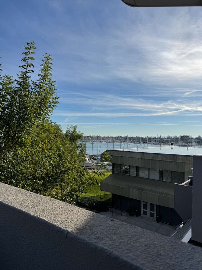 Building Photo - 7 Embarcadero W Unit 306