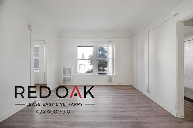 Building Photo - 135 N New Hampshire Ave Unit 206