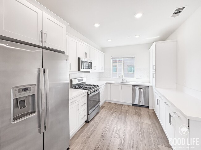 Photo - Stunning 3B/3BA Townhome in Oceanside!