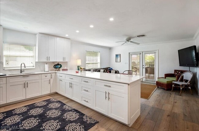 Photo - 552 105th Ave N