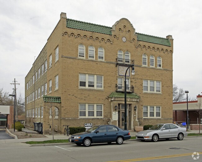 Stratford Apartments - Stratford Apartments