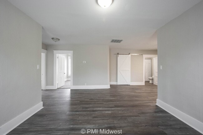 Photo - "Charming 3-Bedroom Duplex Haven on W 29th St – Spacious 1031 Sq Ft Gem in Indianapolis!" Unit B