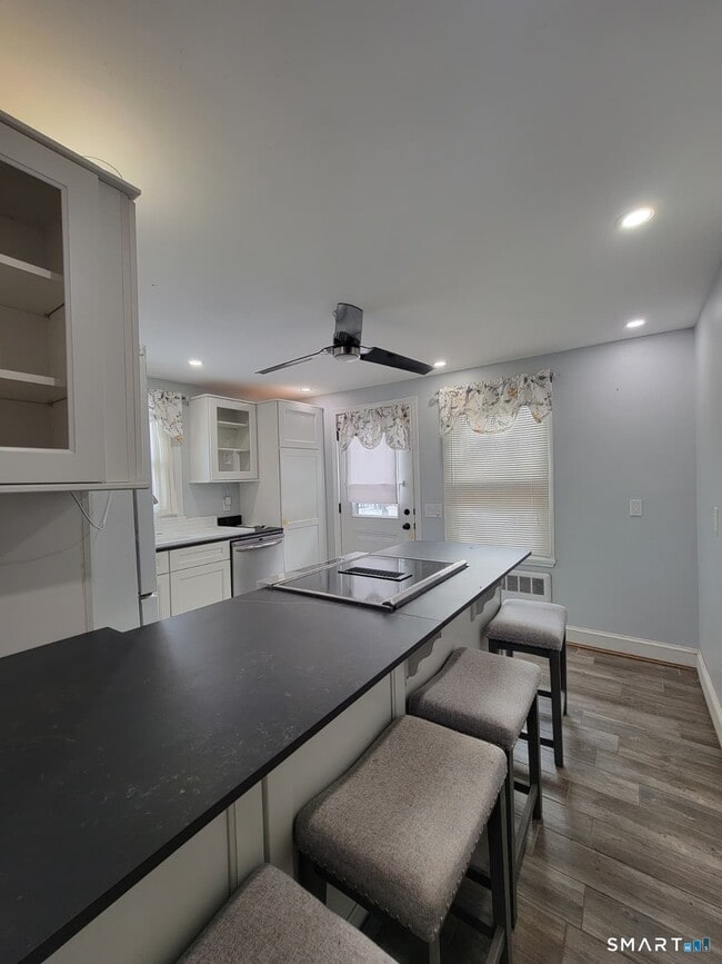 Photo - 895 Pleasant Valley Rd