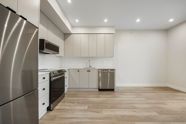 Photo - 45511-45511 Campus Dr