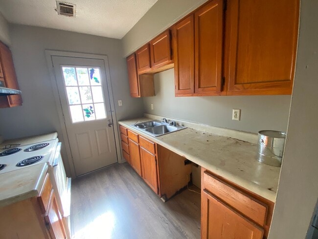 Photo - 908 Warner Ave Unidad B