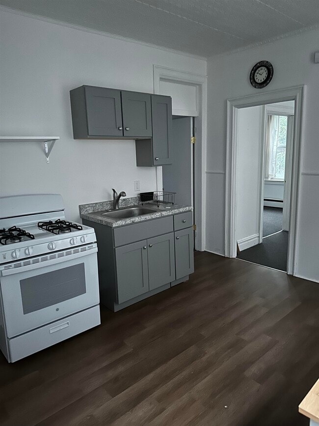 Photo - 240 LINDEN Ave