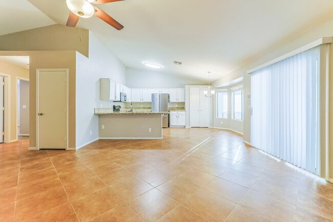 Photo - 2047 E Brooks St