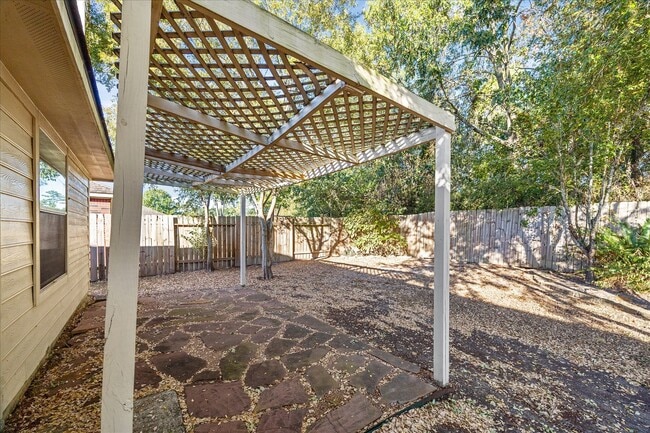 Building Photo - 4523 Bridgevillage Dr