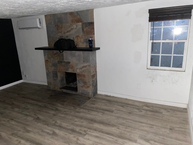 Photo - 328 W Wilson Ave