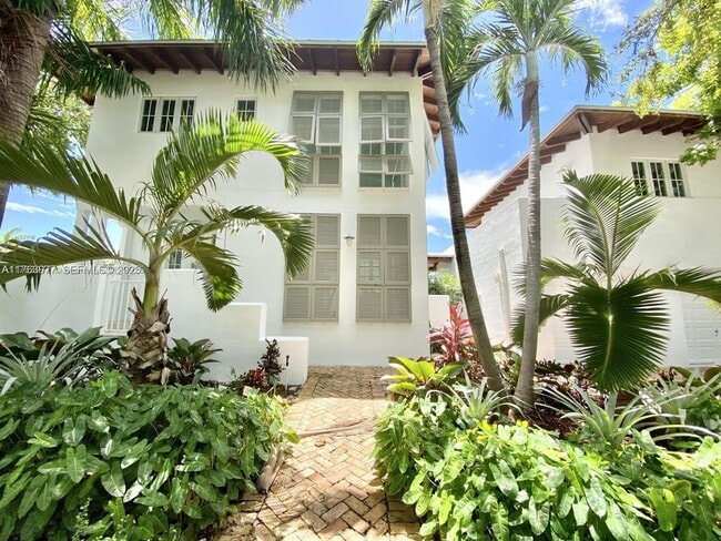 Photo - 350 Woodcrest Rd