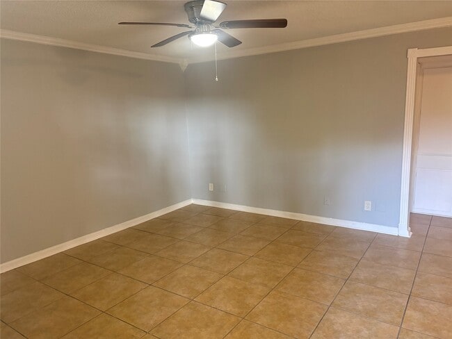 Photo - 5628 Birchmont Dr Unit A
