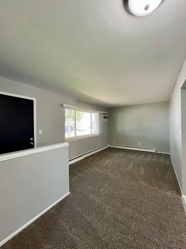 Photo - 4059 Longtin Ave