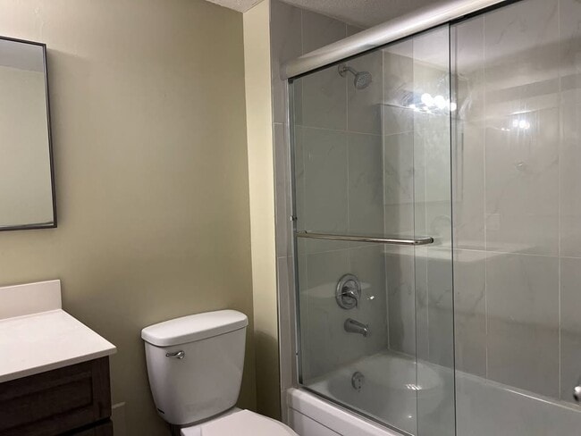 Photo - 15238-15100 100 Ave