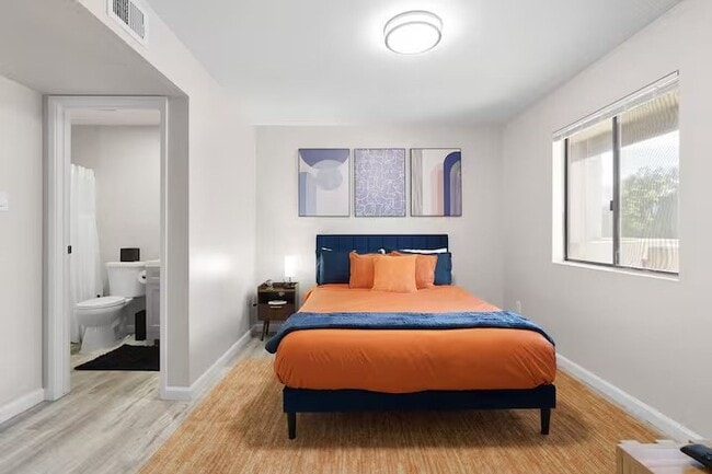 Photo - 610 E Gilbert Dr Unit 209