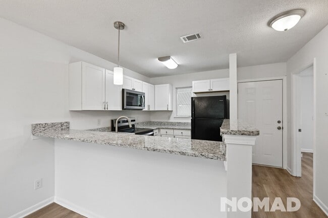 Photo - 1667 Eagles Pl