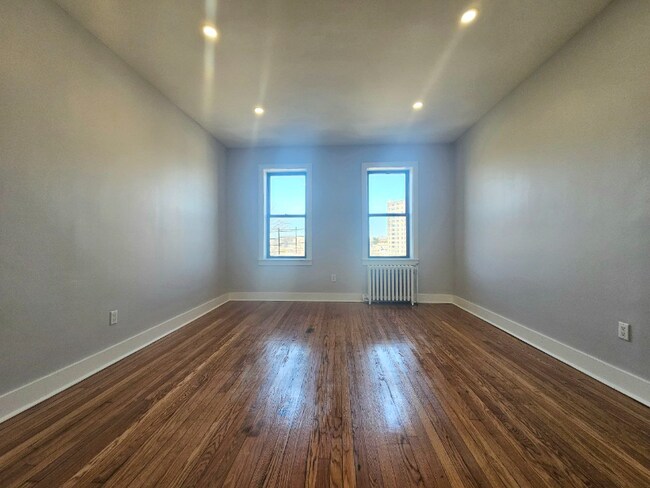 Photo - 600 Salem Ave Unit D5