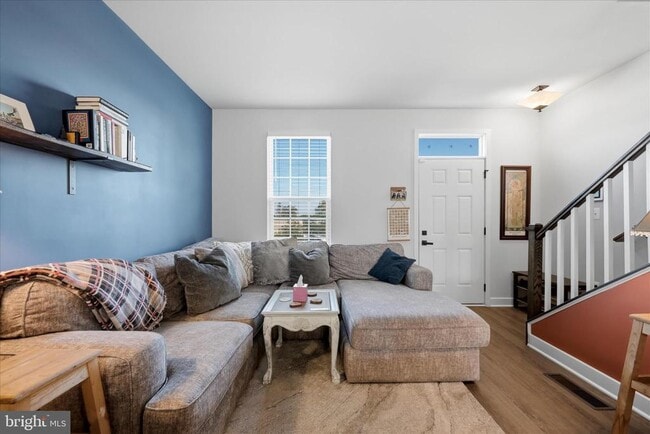 Photo - 2027 Track Cir