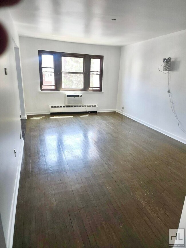 Photo - 44 STREET Unit 2A