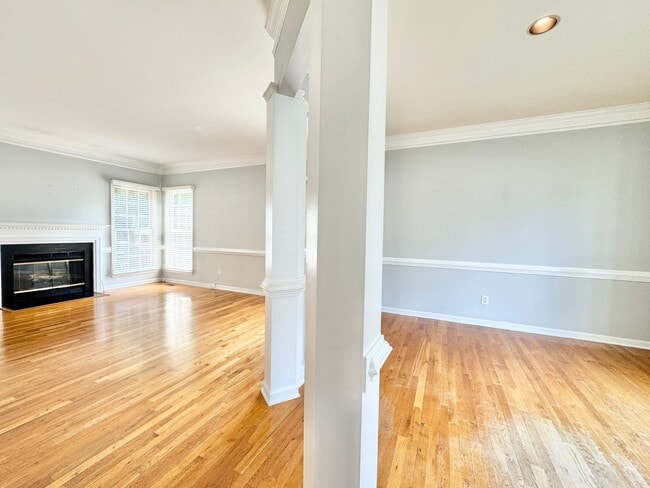 Photo - 4 Bedroom On Quiet Cul-De-Sac in Adams Farm - Lawn Care Included!