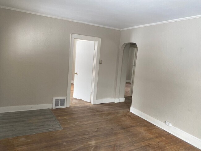 Photo - 307 Ehrett St