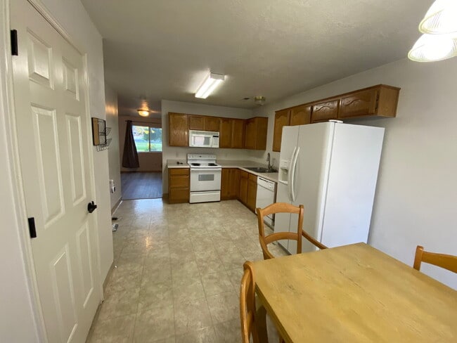 Photo - "2-Bedroom Townhouse with 2 Full Baths in the Heart of Saint George - Spacious 1,290 Sq. Ft. Retr...