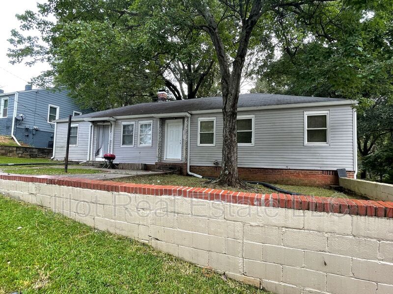 Photo - 3286 Wheeler St.