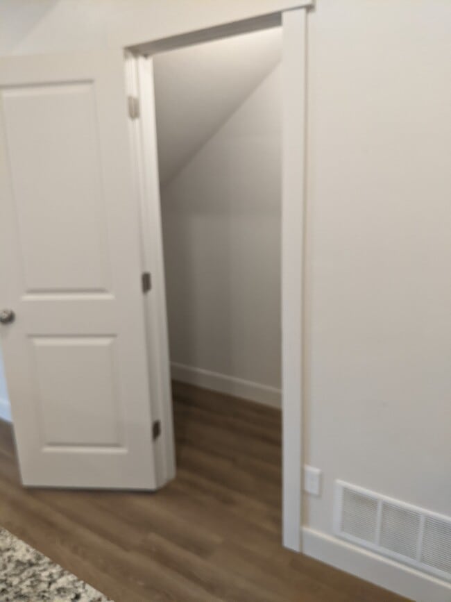 Photo - 448 S 1580 E