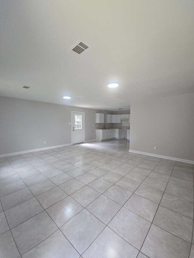 Photo - 141 Shelton St
