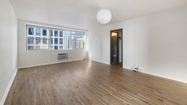 Photo - 253 E Delaware Pl Unit 20B