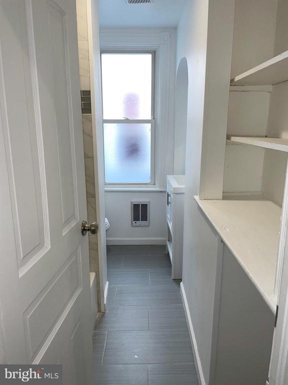 Photo - 325 N Burlington St