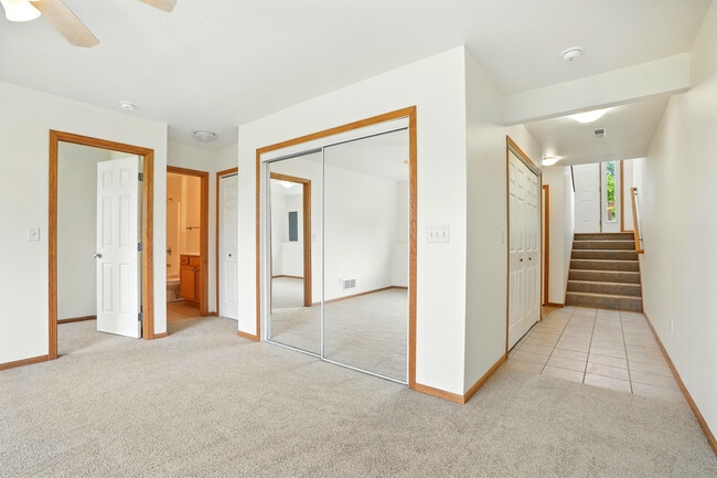 Photo - 20 Redtail Bend