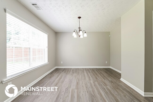 Photo - 165 Nowell Dr