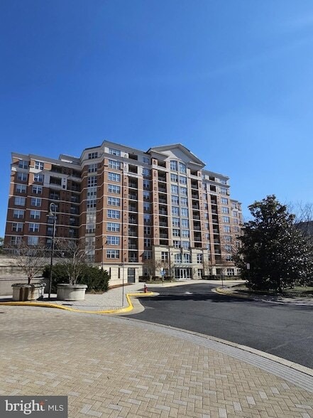 Building Photo - 11760 Sunrise Valley Dr Unit 912