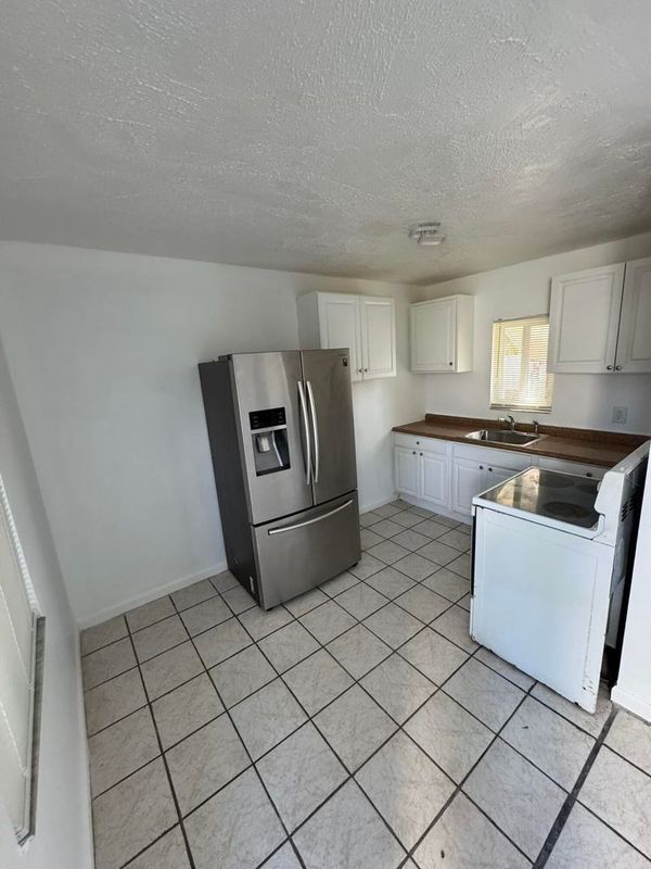 Building Photo - 920 N Haverhill Rd