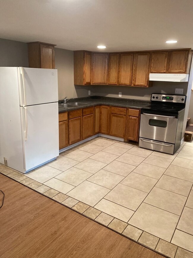Building Photo - 1110 5th St SW Unit 2 Back Rental